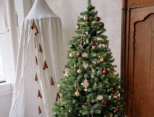 The Most Realistic Christmas Tree for a Romantic Holiday Season